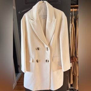 Elegant White Double-Breasted Women's Coat. Oversized fit